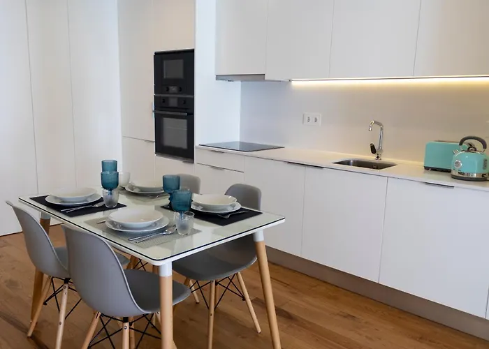 Daire Casa Falcoeiras - Al Com Patio E Jardim Privados