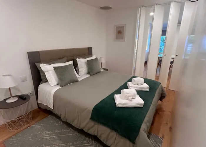 Casa Falcoeiras - Al Com Patio E Jardim Privados Daire