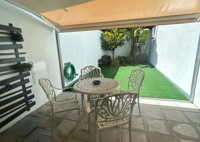 Casa Falcoeiras - Al Com Patio E Jardim Privados Aveiro